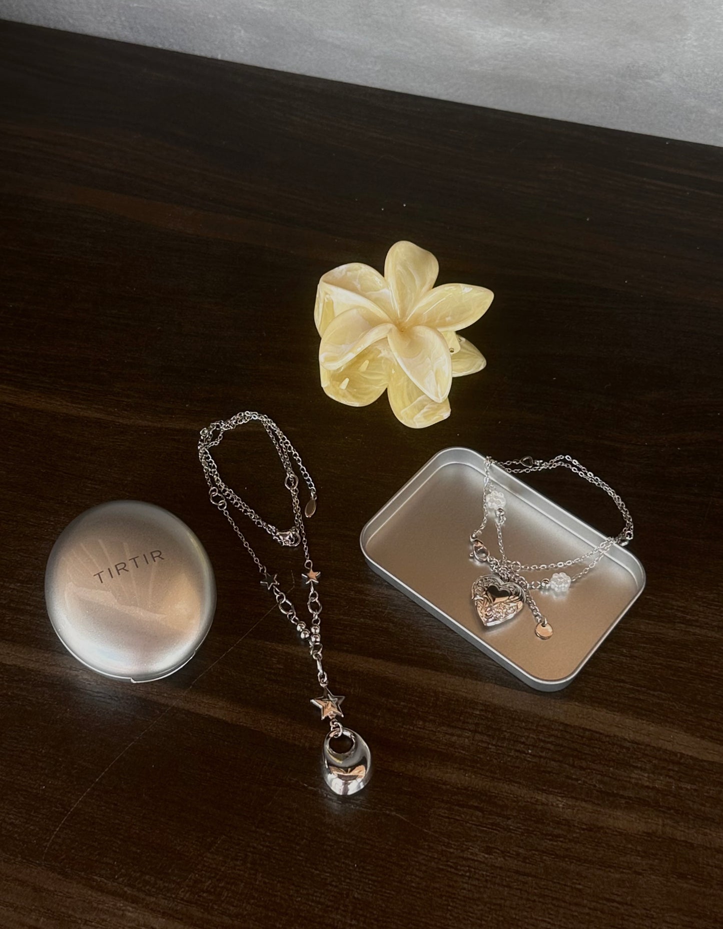 NIA Droplet Necklace