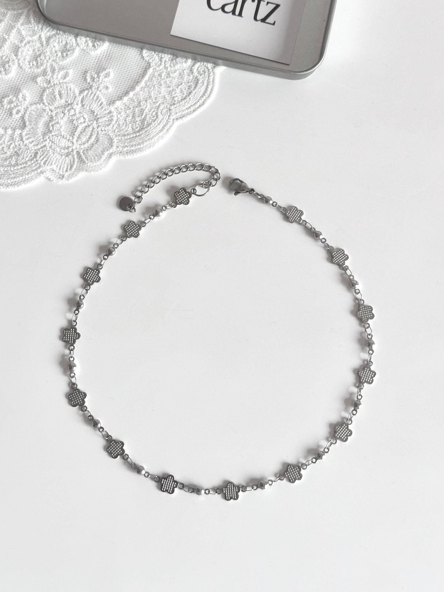 BLUME Flower Choker