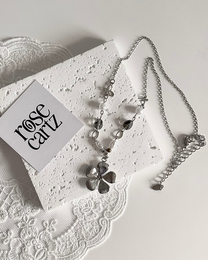 AMORA Necklace